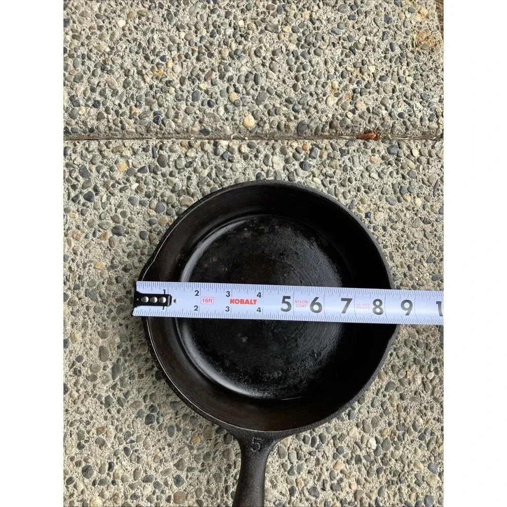 Wagner Ware Unmarked No. 5 B Cast Iron Skillet Made in USA 8